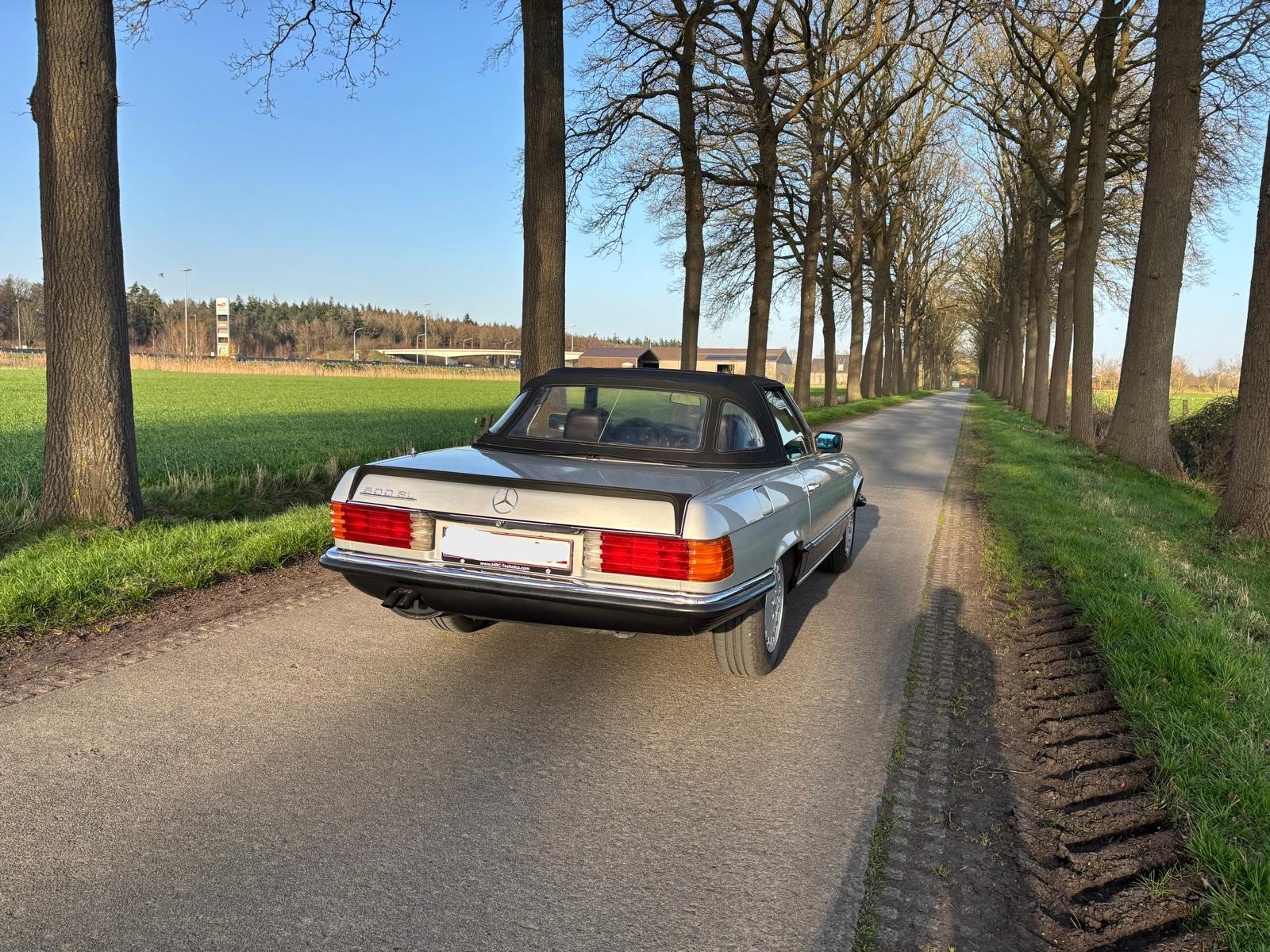 Mercedes-Benz 500 SL (1983) – Topstaat - €39 950 - Afbeelding 4