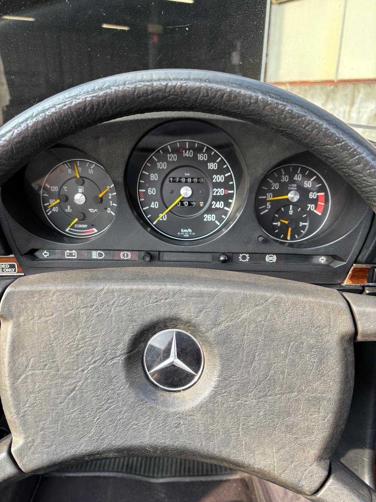Mercedes-Benz 500 SL (1983) – Topstaat - €39 950 - Afbeelding 9