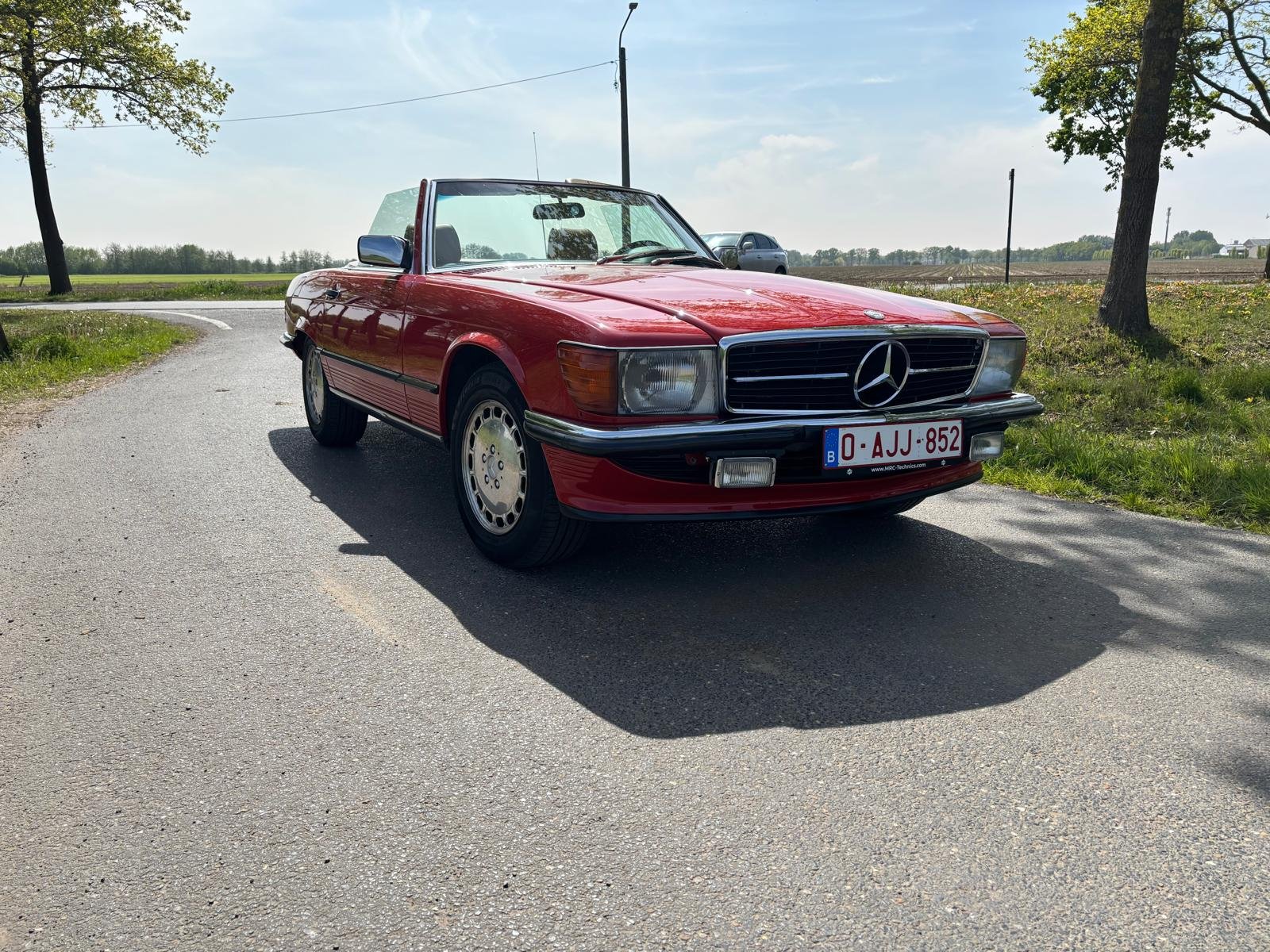 Mercedes-Benz 560 SL (1986) – Concoursstaat - €43 000 - Afbeelding 10