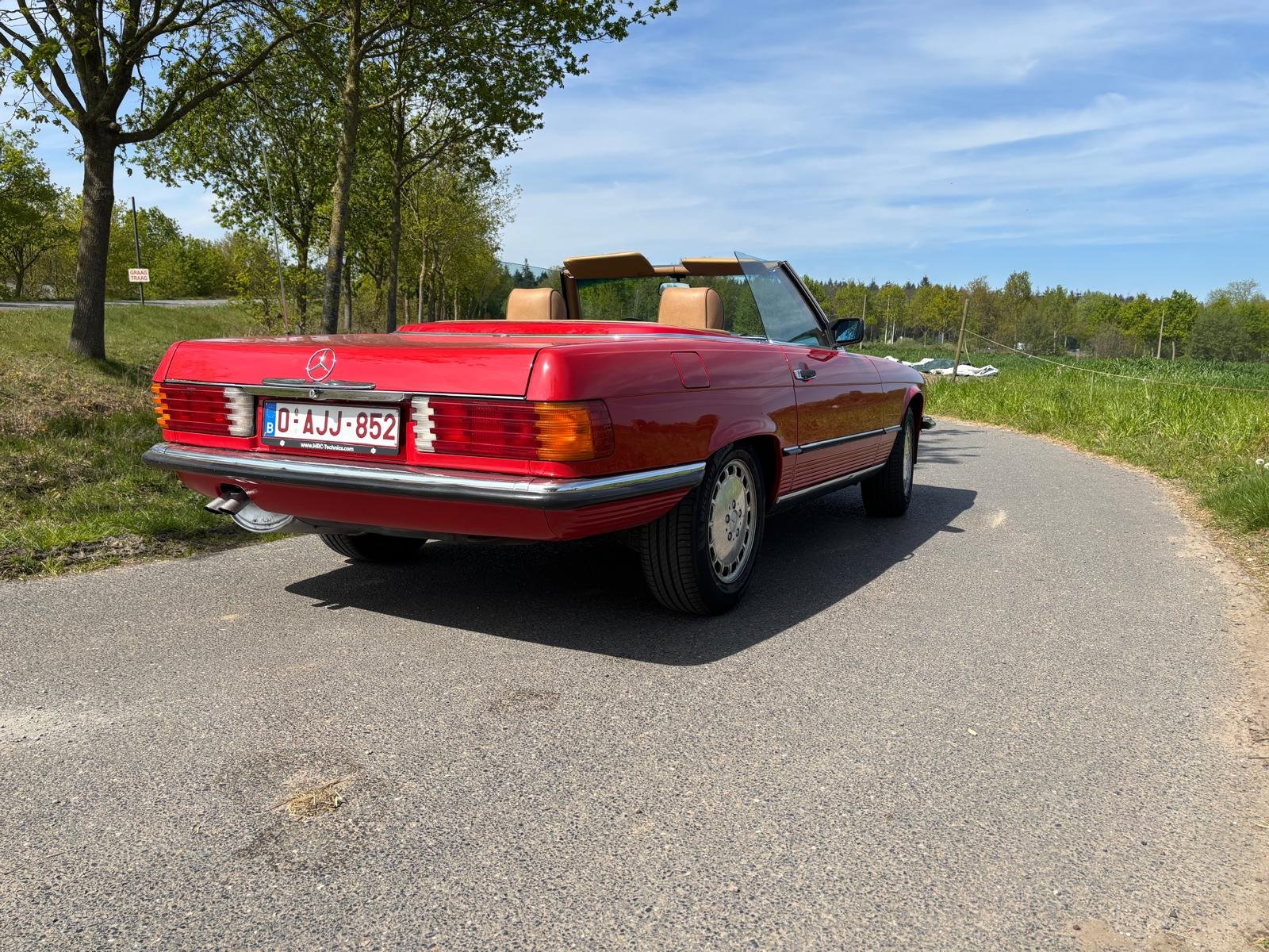 Mercedes-Benz 560 SL (1986) – Concoursstaat - €43 000 - Afbeelding 12