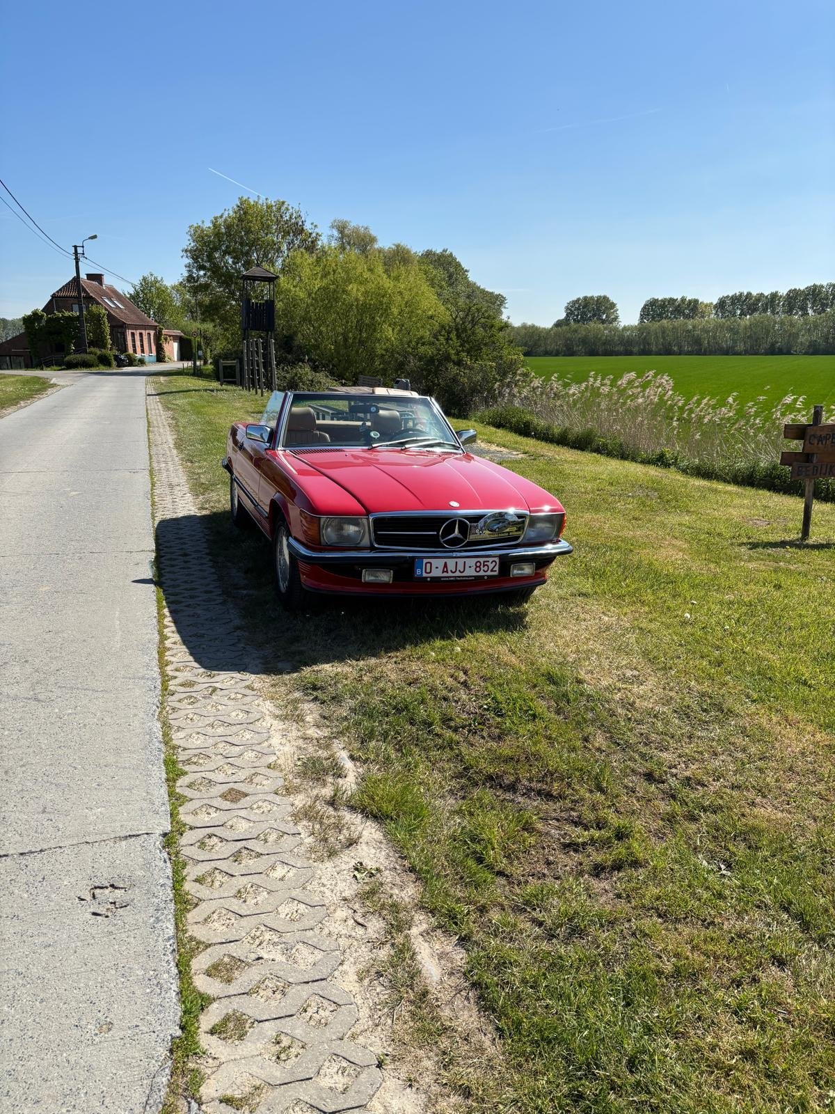 Mercedes-Benz 560 SL (1986) – Concoursstaat - €43 000 - Afbeelding 16